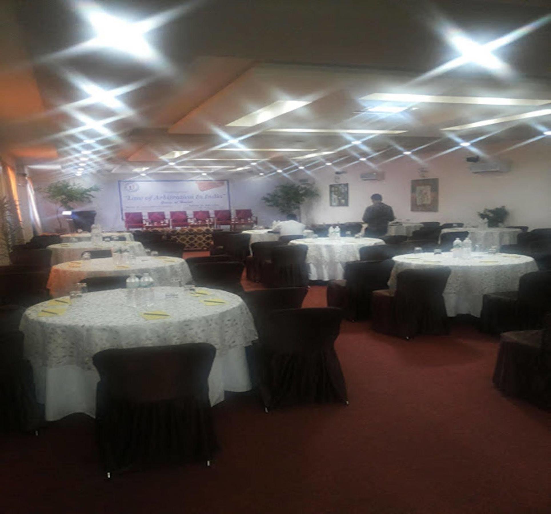 The Royal Plaza Gangtok Hotell Exteriör bild