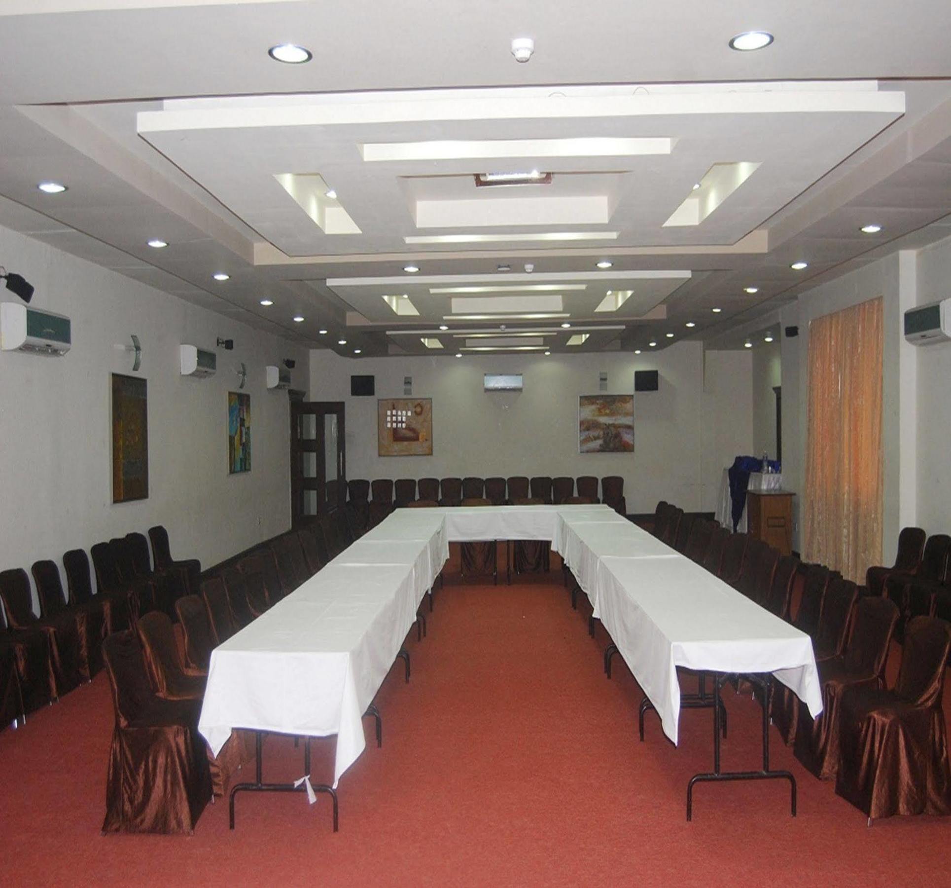 The Royal Plaza Gangtok Hotell Exteriör bild