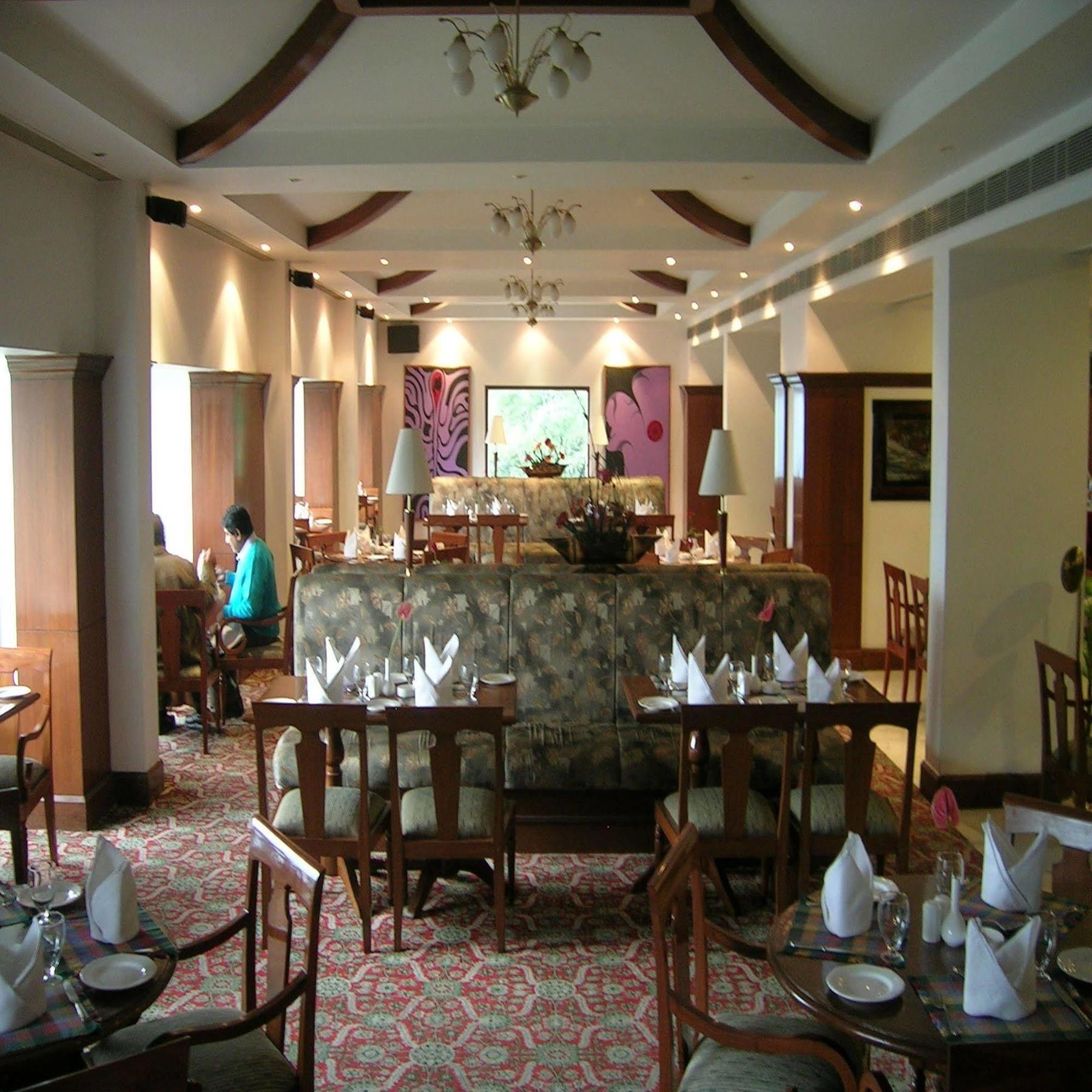 The Royal Plaza Gangtok Hotell Exteriör bild